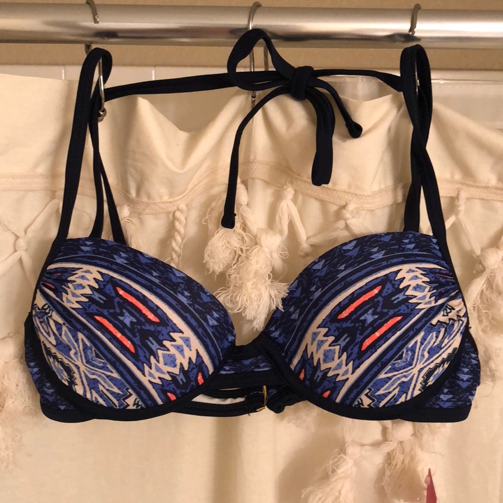 Push-up bikini top